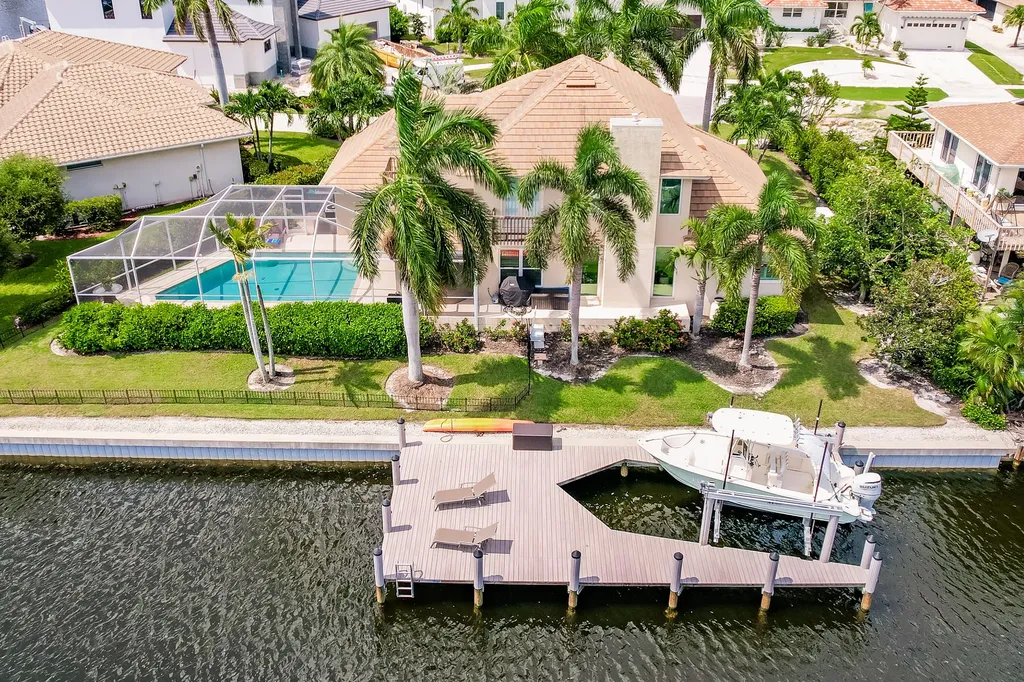 1045 Cottonwood Marco Island FL 34145