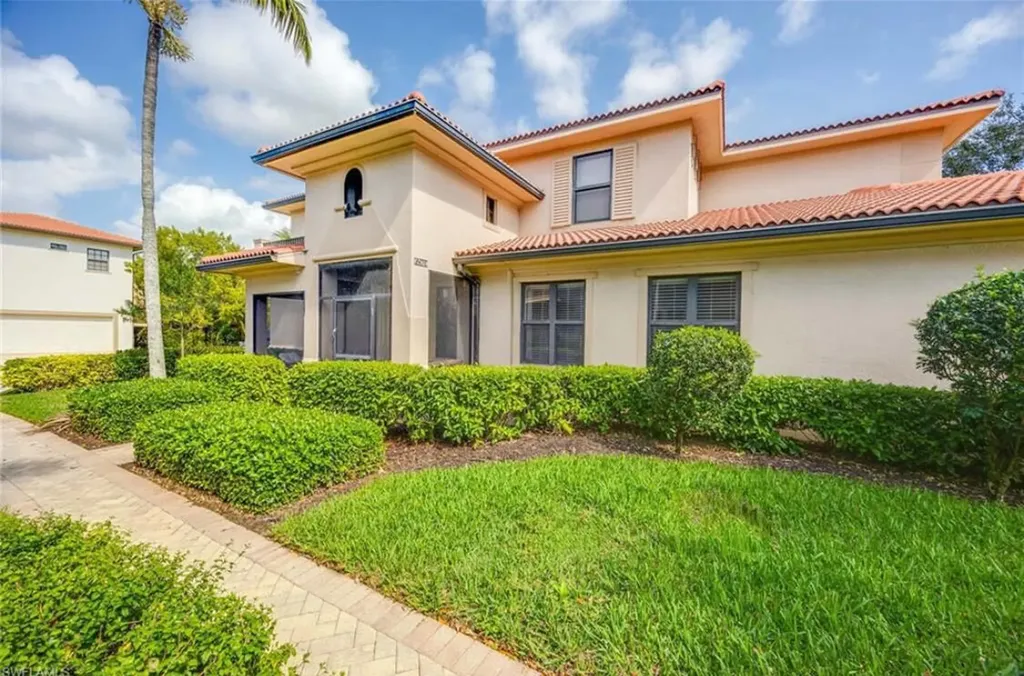 1379 E Artesia E Naples FL 34113