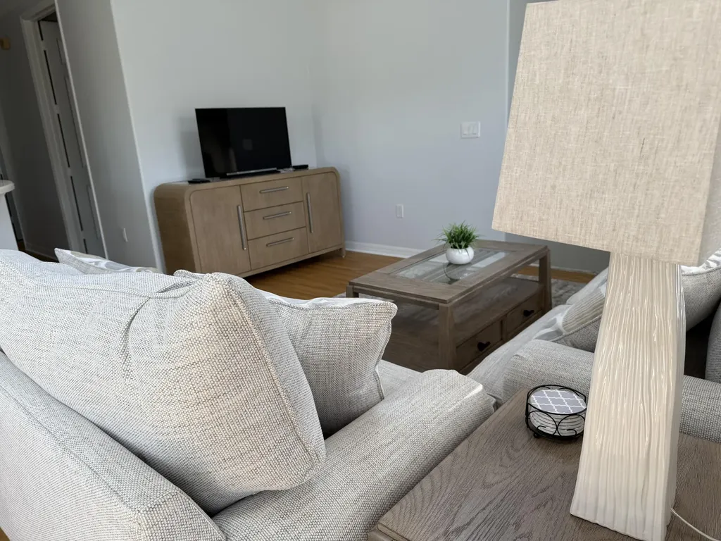 1379 E Artesia E Naples FL 34113