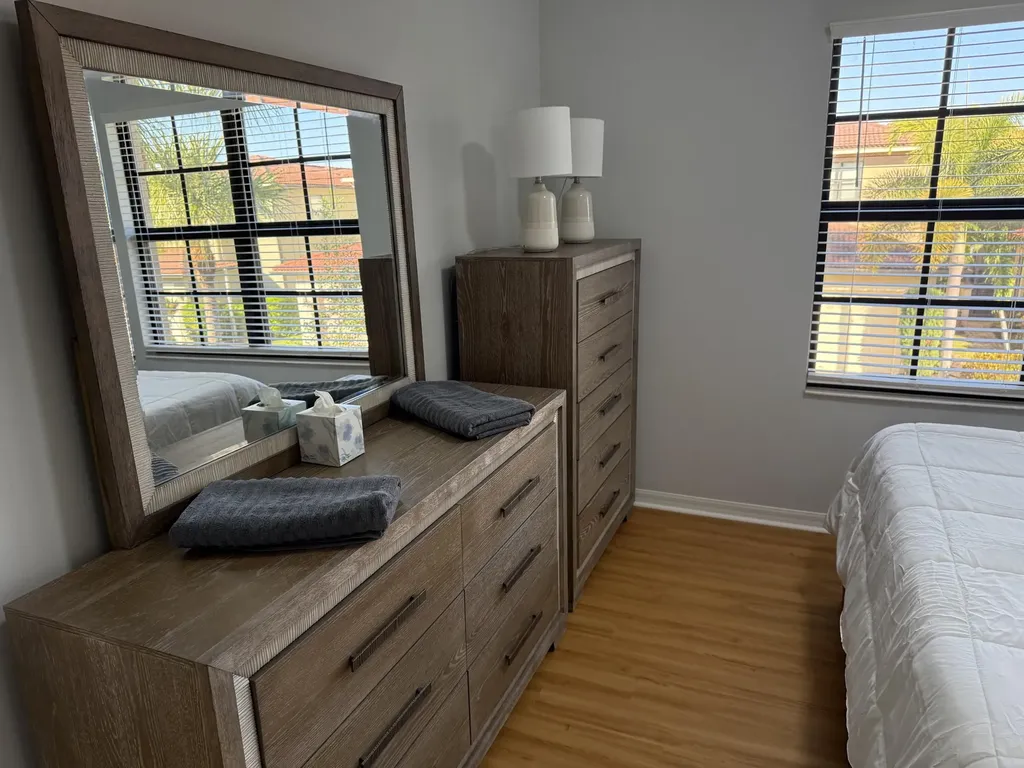 1379 E Artesia E Naples FL 34113