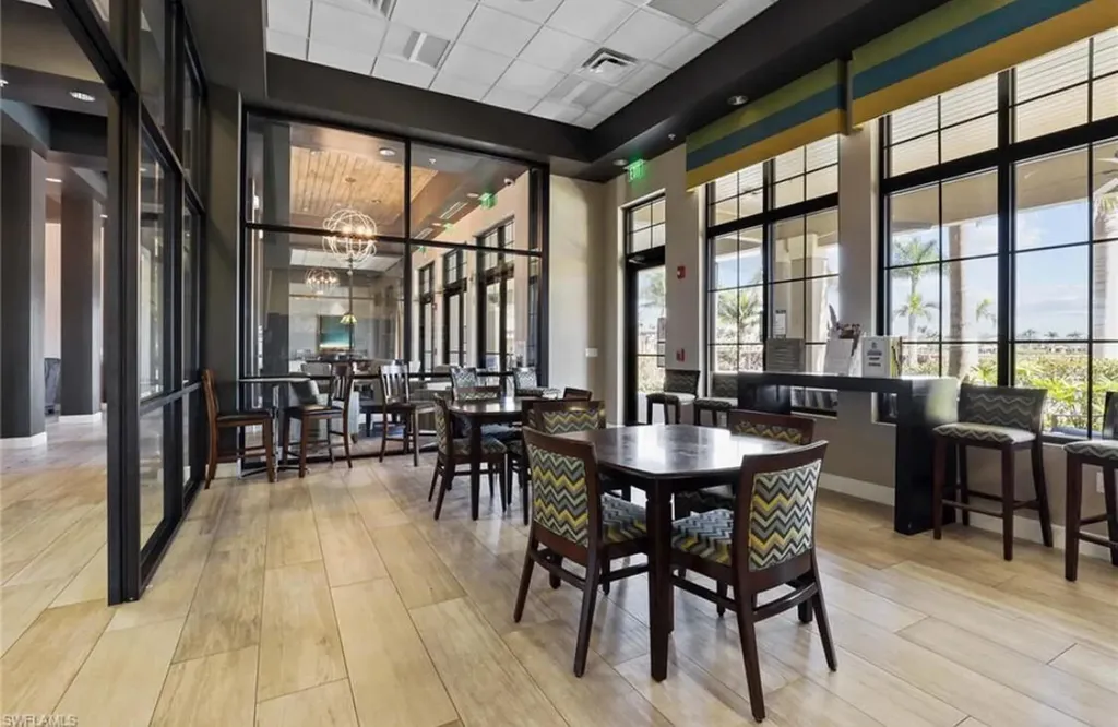 1379 E Artesia E Naples FL 34113