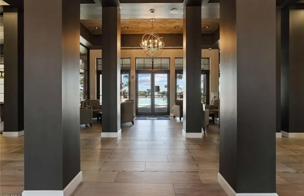 1379 E Artesia E Naples FL 34113