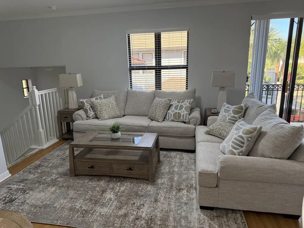 1379 E Artesia E Naples FL 34113