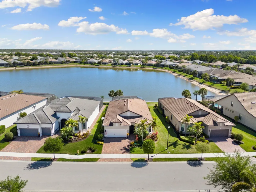 7679 Winding Cypress Drive Naples FL 34114