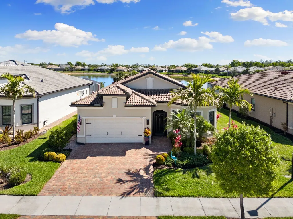 7679 Winding Cypress Drive Naples FL 34114