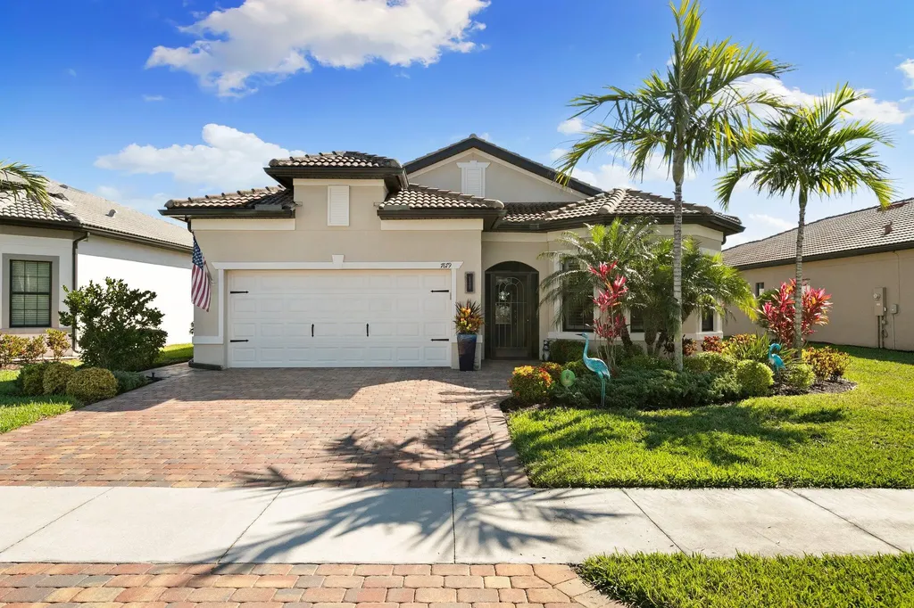 7679 Winding Cypress Drive Naples FL 34114