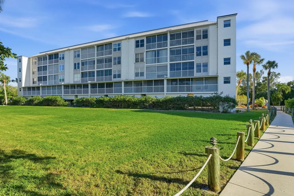 300 Stevens Landing Drive Marco Island FL 34145