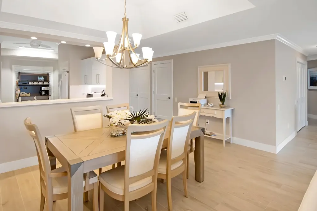 105 La Peninsula Boulevard Naples FL 34113