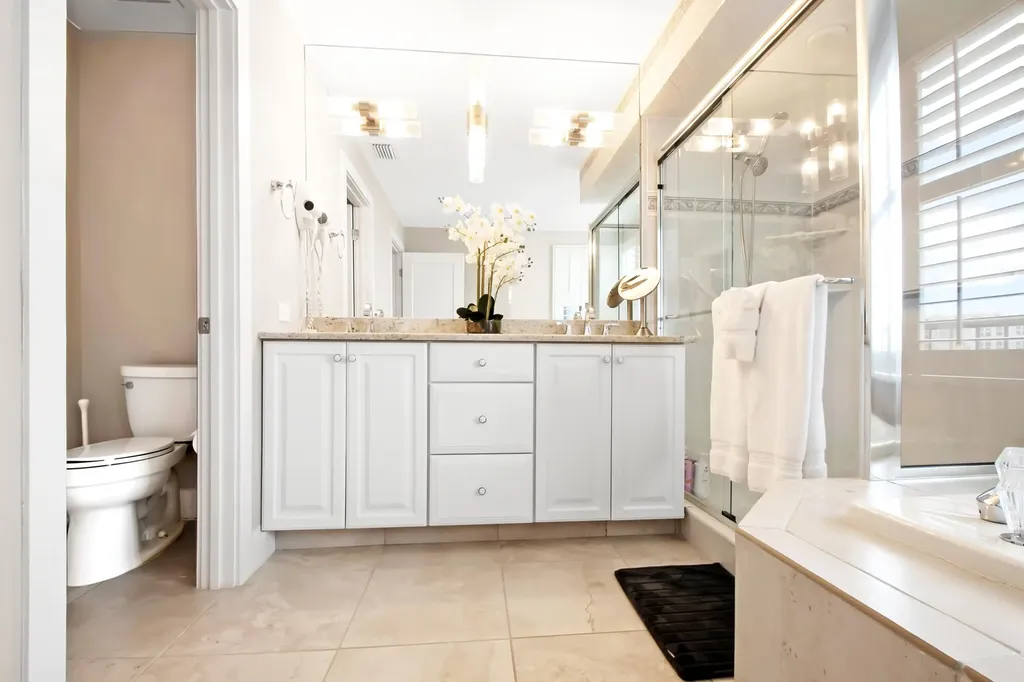 105 La Peninsula Boulevard Naples FL 34113