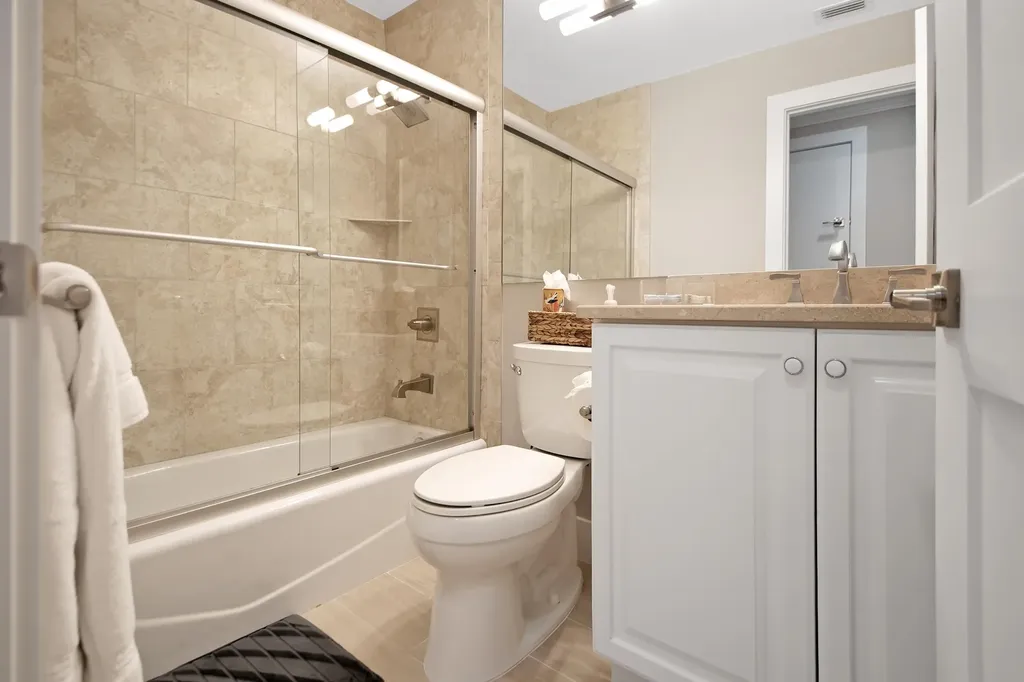 105 La Peninsula Boulevard Naples FL 34113