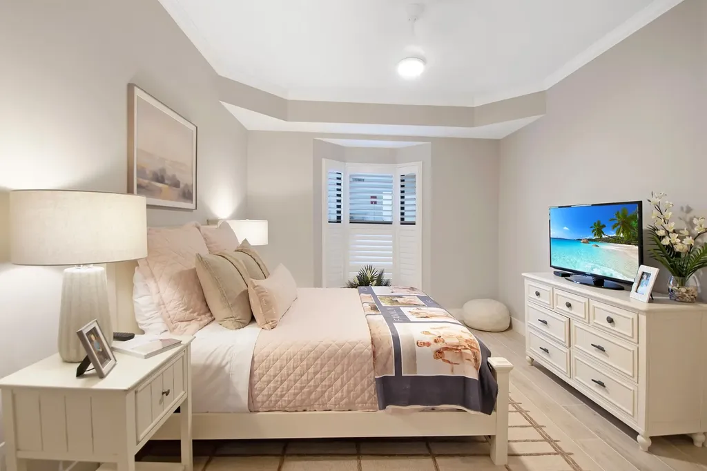 105 La Peninsula Boulevard Naples FL 34113