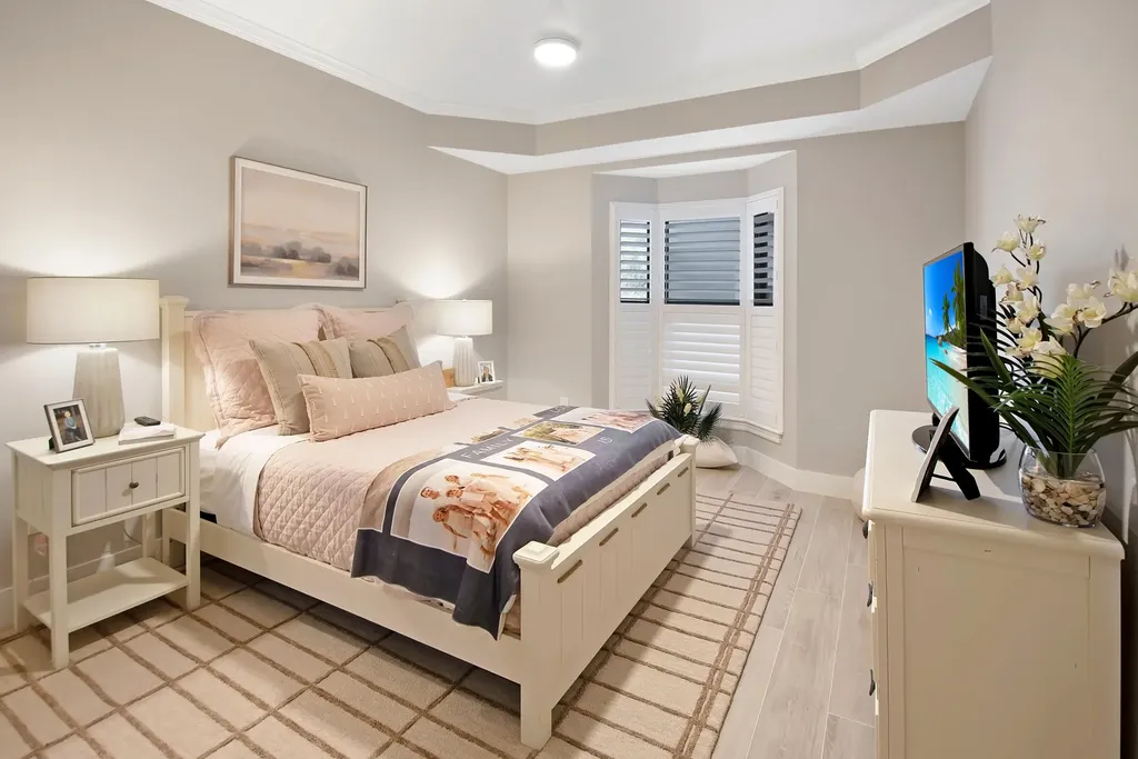 105 La Peninsula Boulevard Naples FL 34113