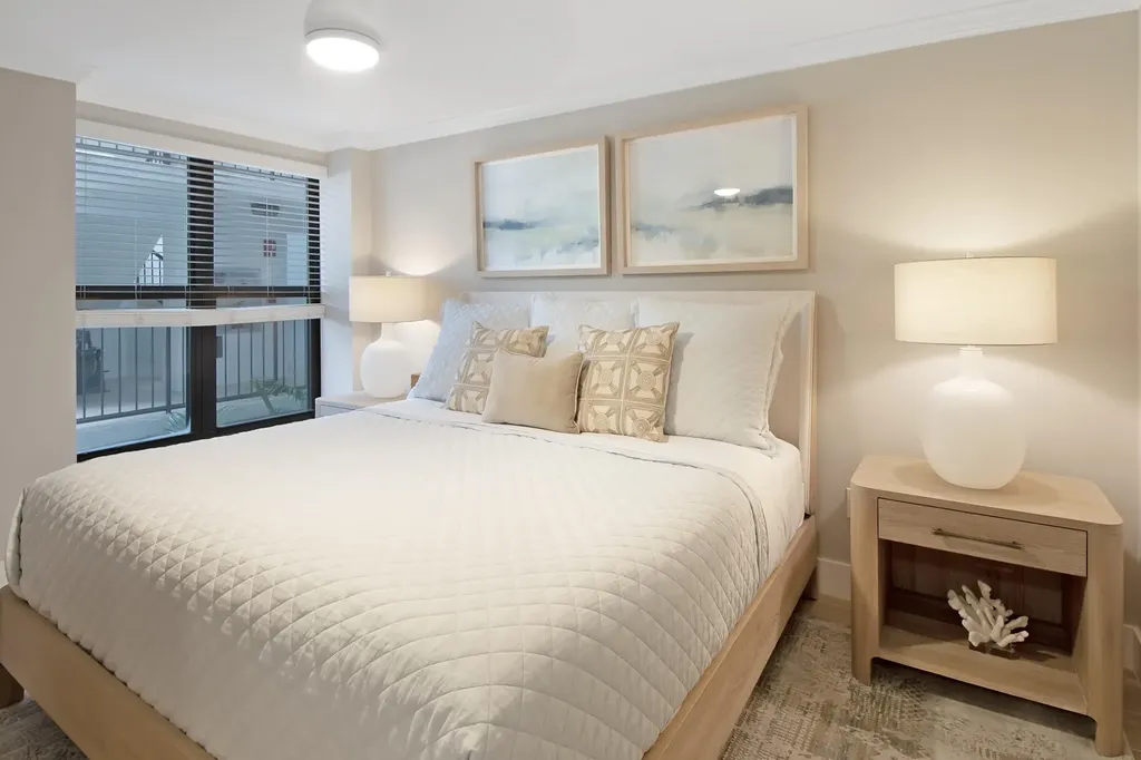 105 La Peninsula Boulevard Naples FL 34113