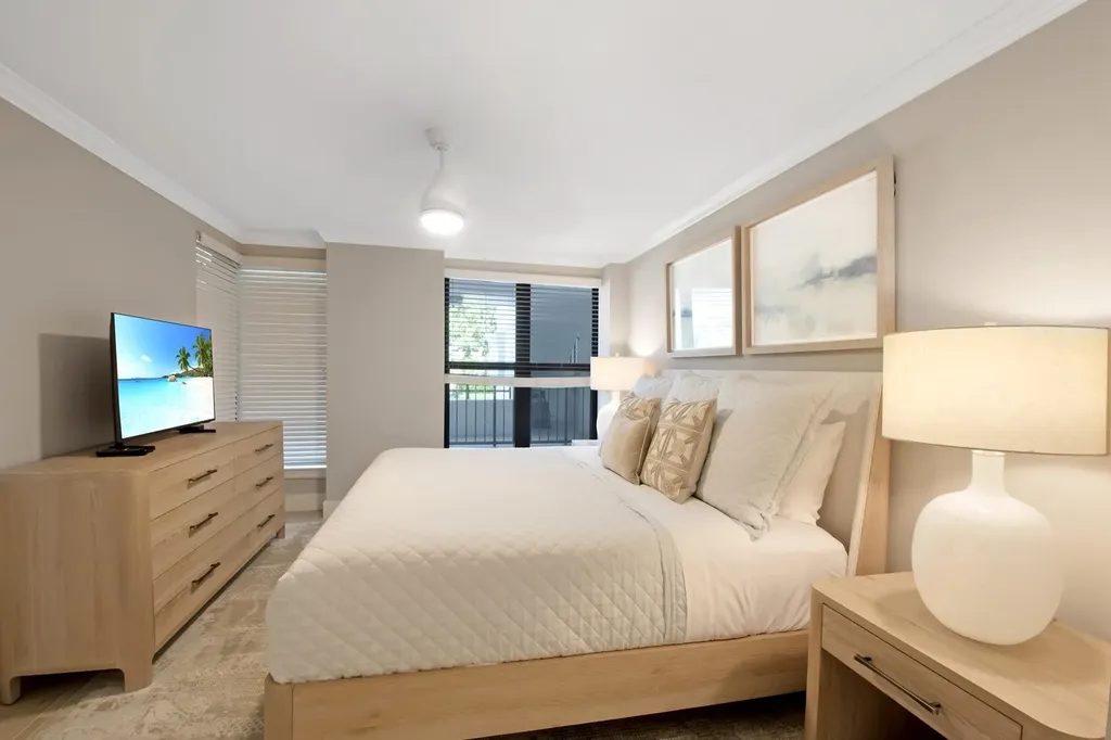 105 La Peninsula Boulevard Naples FL 34113