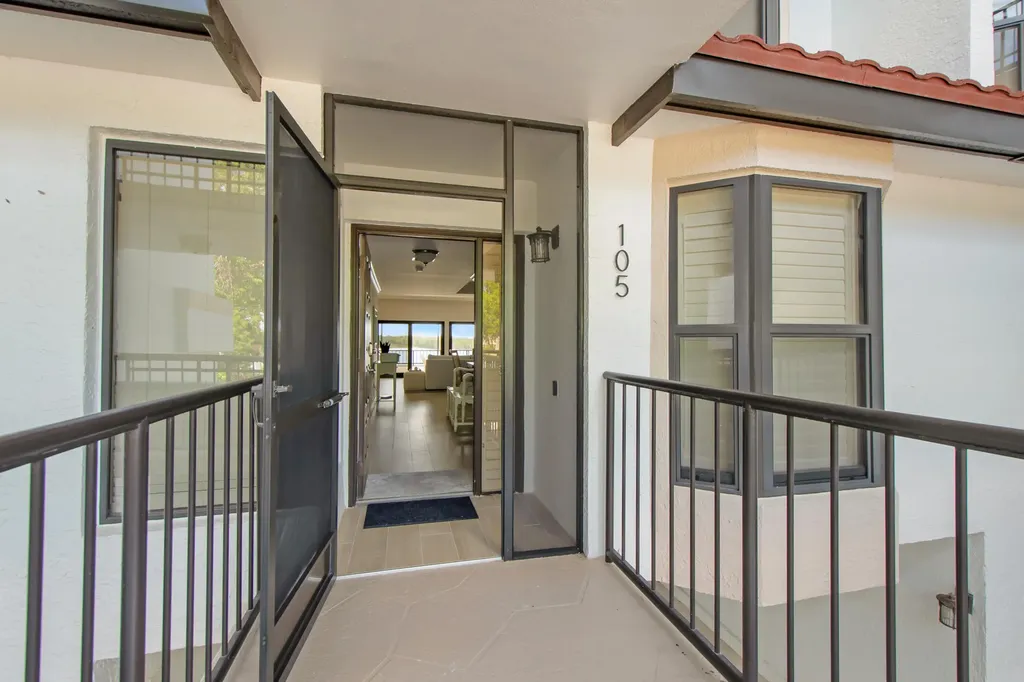 105 La Peninsula Boulevard Naples FL 34113