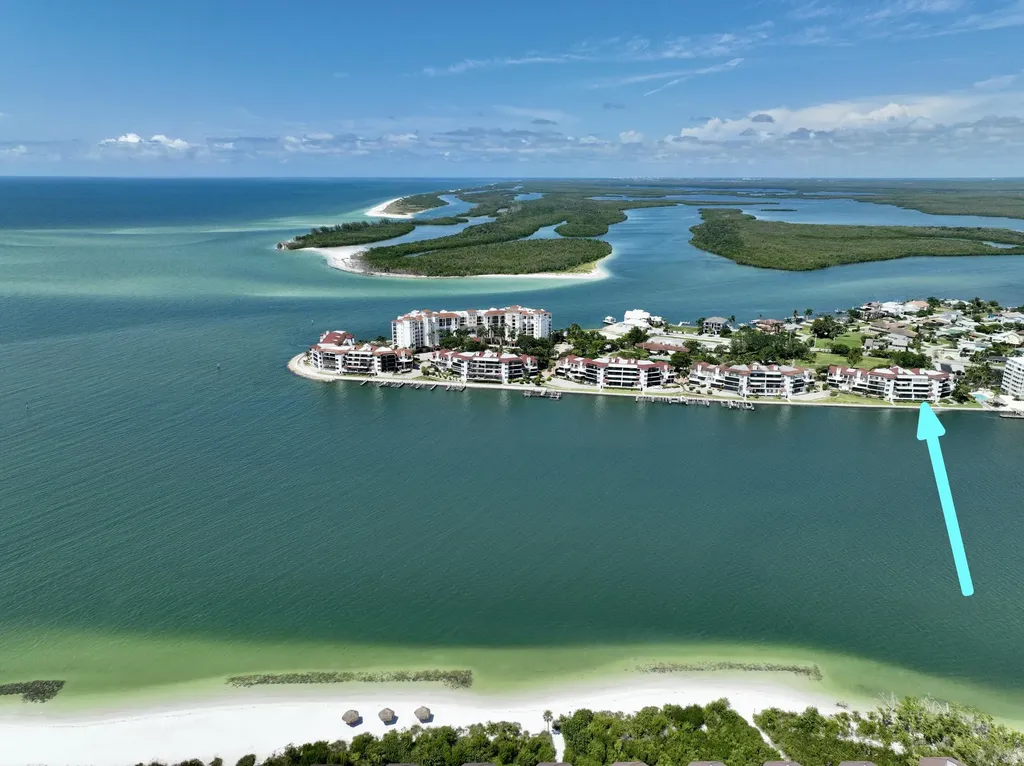 105 La Peninsula Boulevard Naples FL 34113