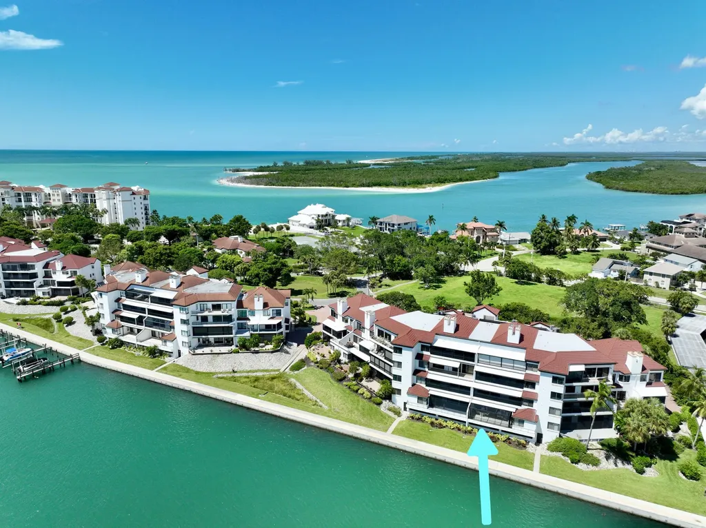 105 La Peninsula Boulevard Naples FL 34113