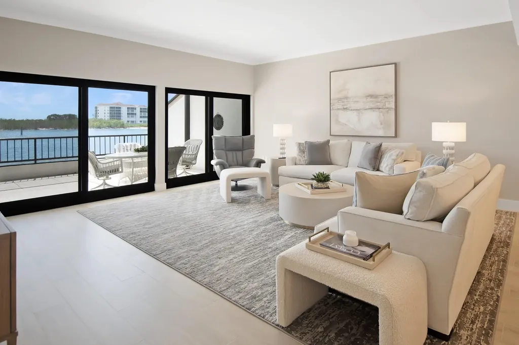 105 La Peninsula Boulevard Naples FL 34113