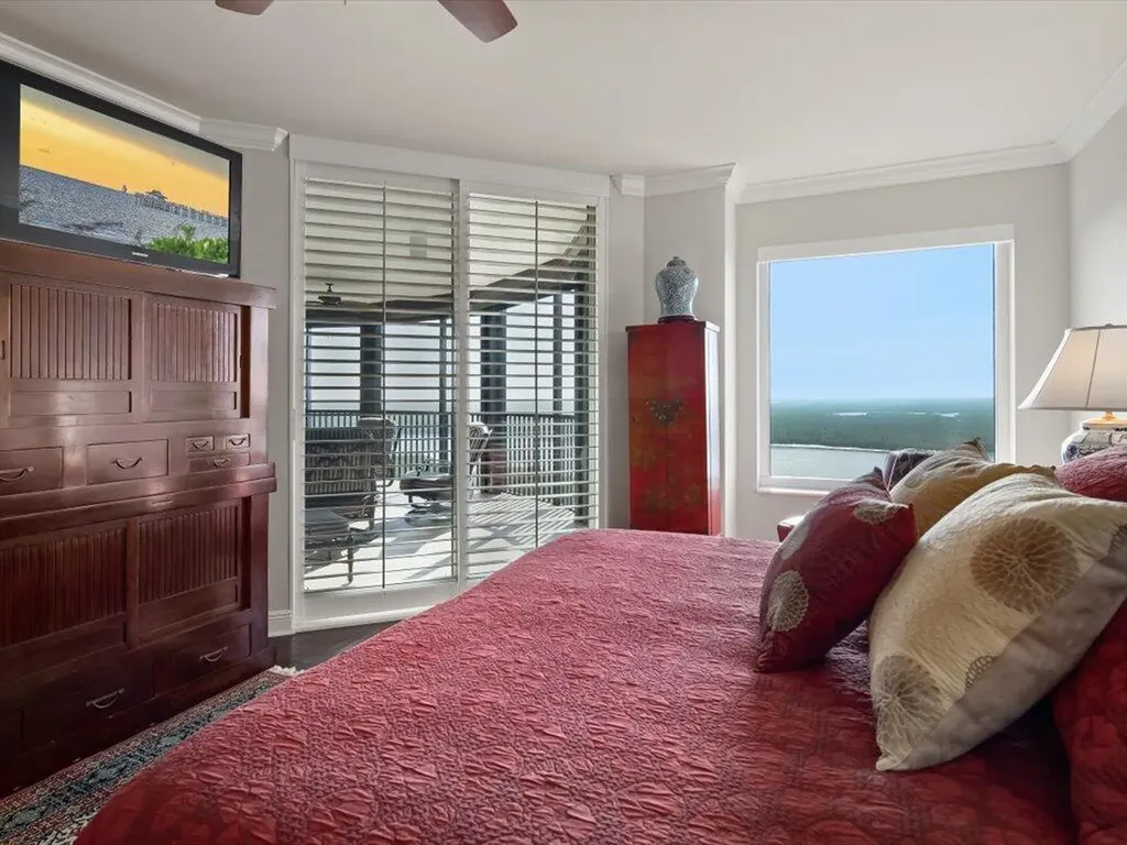 1050 Borghese Naples FL 34114