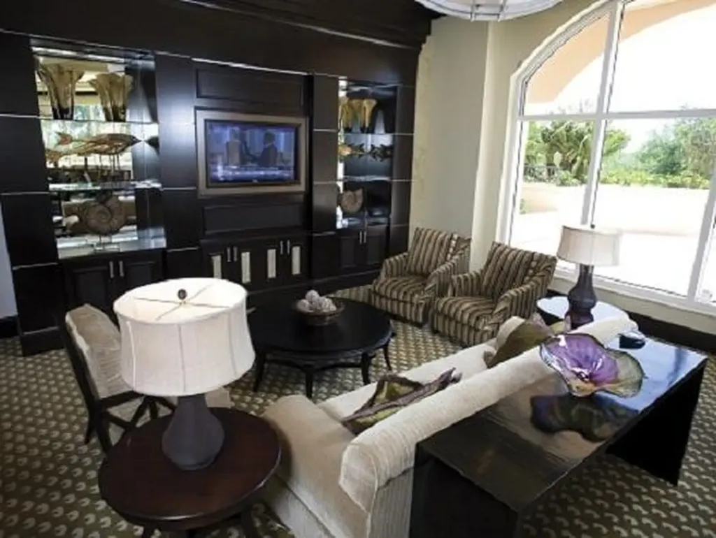 1050 Borghese Naples FL 34114