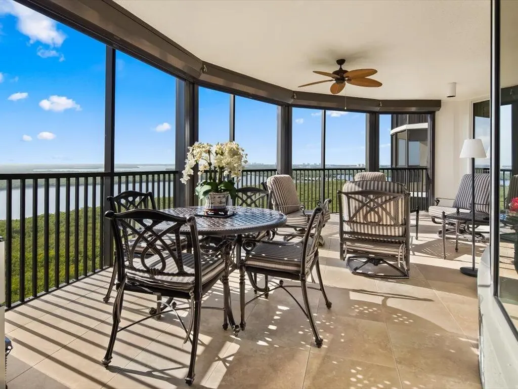 1050 Borghese Naples FL 34114