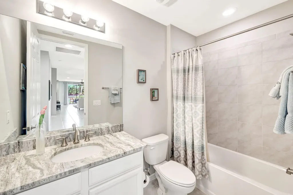 14863 Edgewater Circle Naples FL 34114