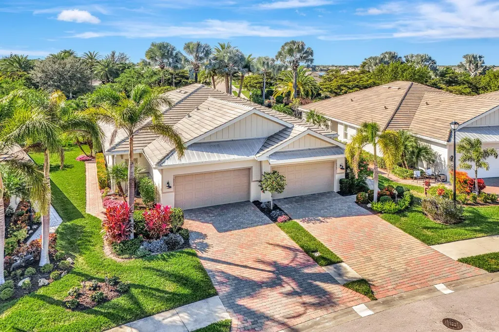 14863 Edgewater Circle Naples FL 34114