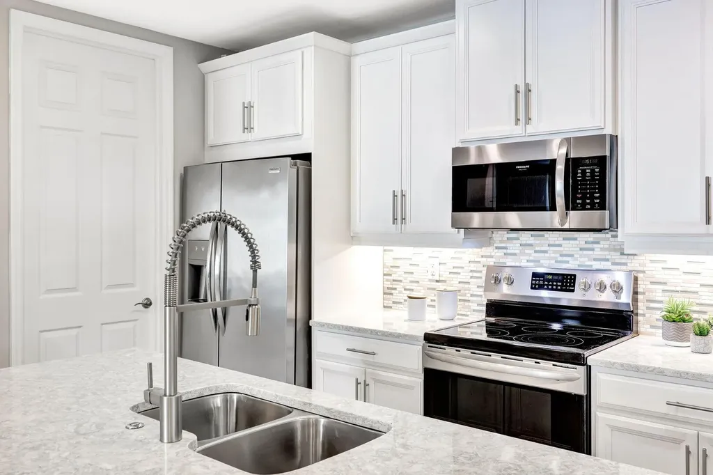 14863 Edgewater Circle Naples FL 34114