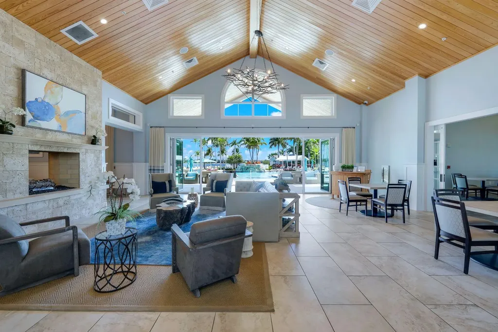 14863 Edgewater Circle Naples FL 34114