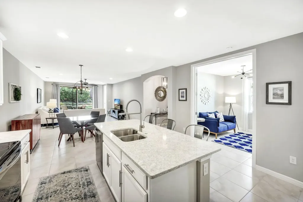 14863 Edgewater Circle Naples FL 34114