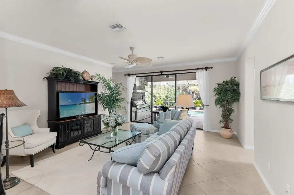 3907 Treasure Cove Circle Naples FL 34114