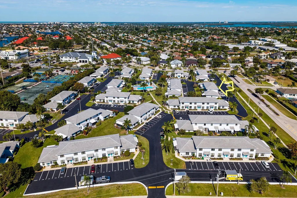 46 Via Marco Marco Island FL 34145