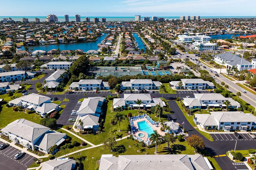 46 Via Marco Marco Island FL 34145