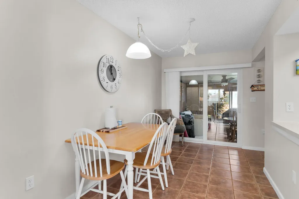 46 Via Marco Marco Island FL 34145