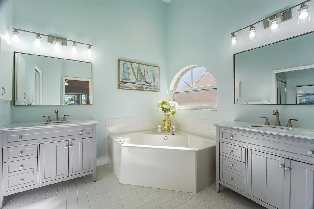 8005 Tiger Cove Naples FL 34113