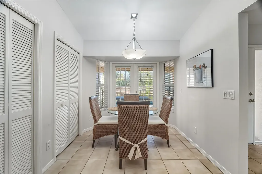 8005 Tiger Cove Naples FL 34113