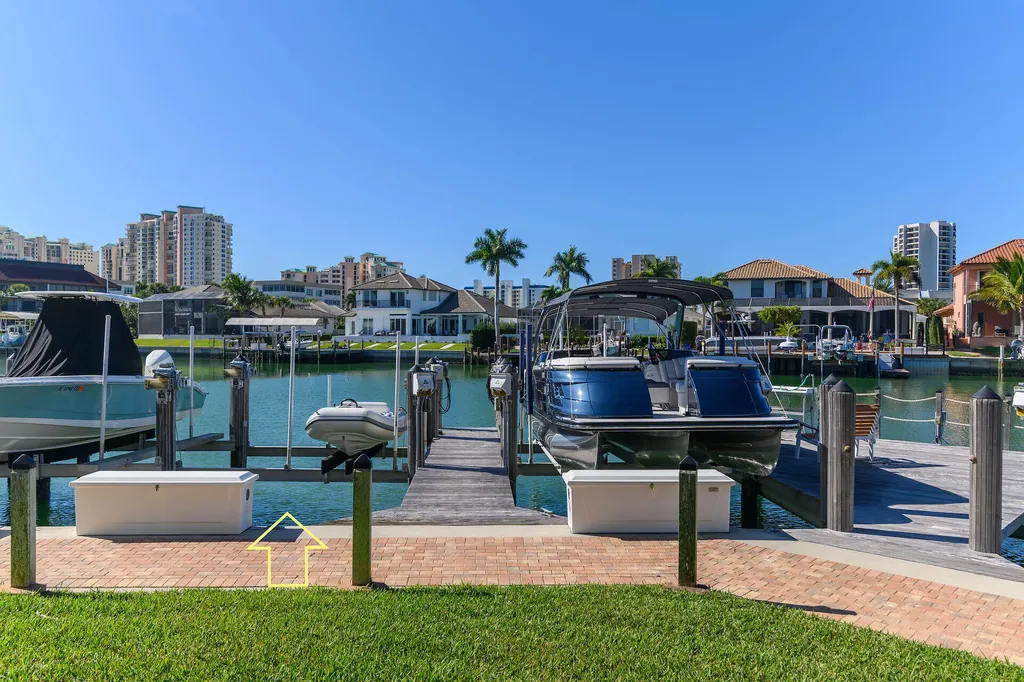 880 Huron Marco Island FL 34145