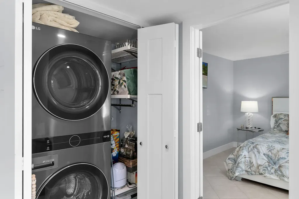 880 Huron Marco Island FL 34145