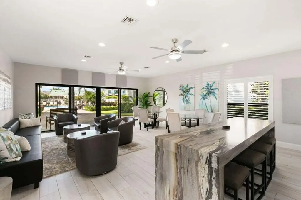 880 Huron Marco Island FL 34145