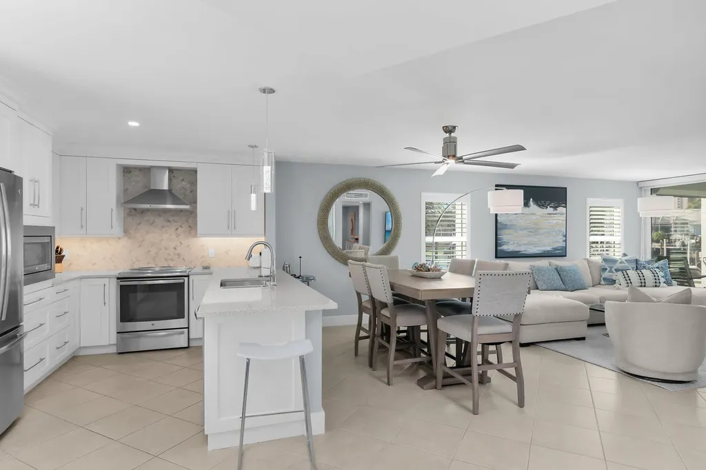 880 Huron Marco Island FL 34145