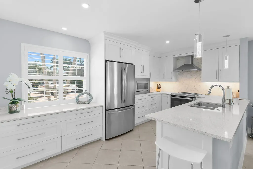 880 Huron Marco Island FL 34145