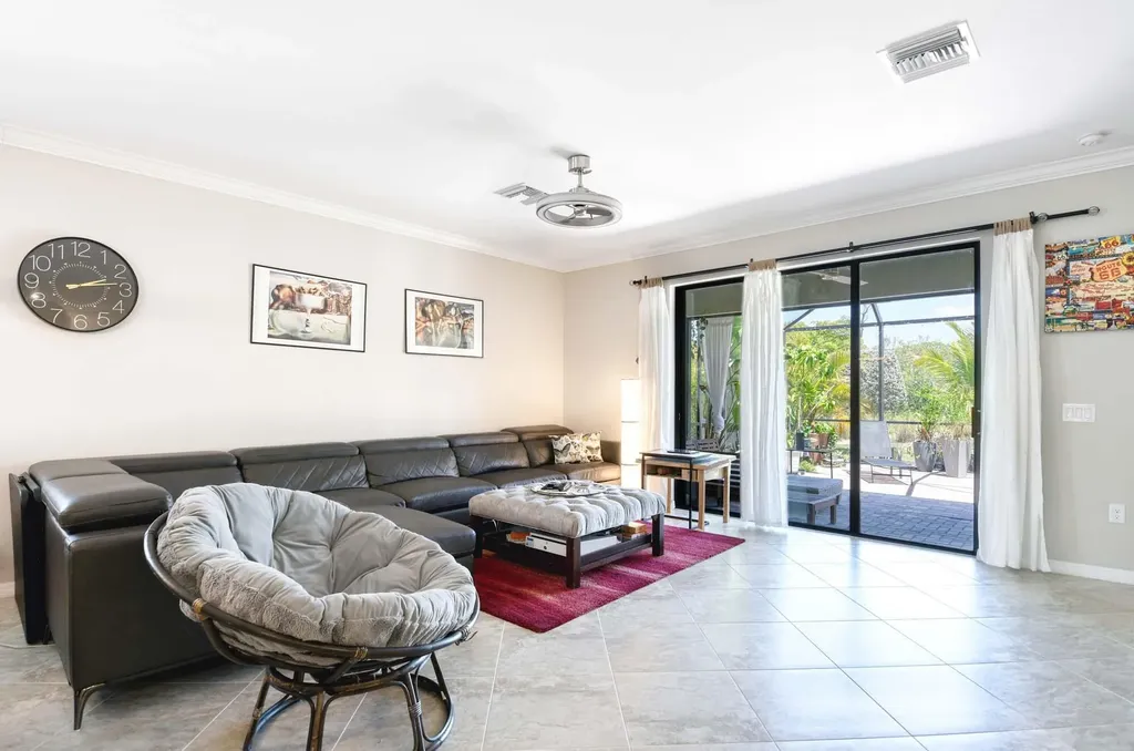 1608 Vizcaya Lane Naples FL 34113