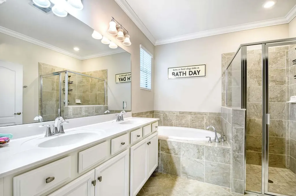 1608 Vizcaya Lane Naples FL 34113