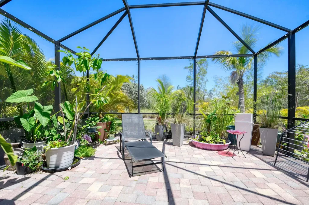 1608 Vizcaya Lane Naples FL 34113