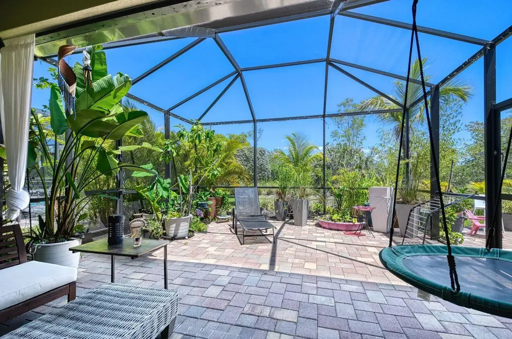 1608 Vizcaya Lane Naples FL 34113