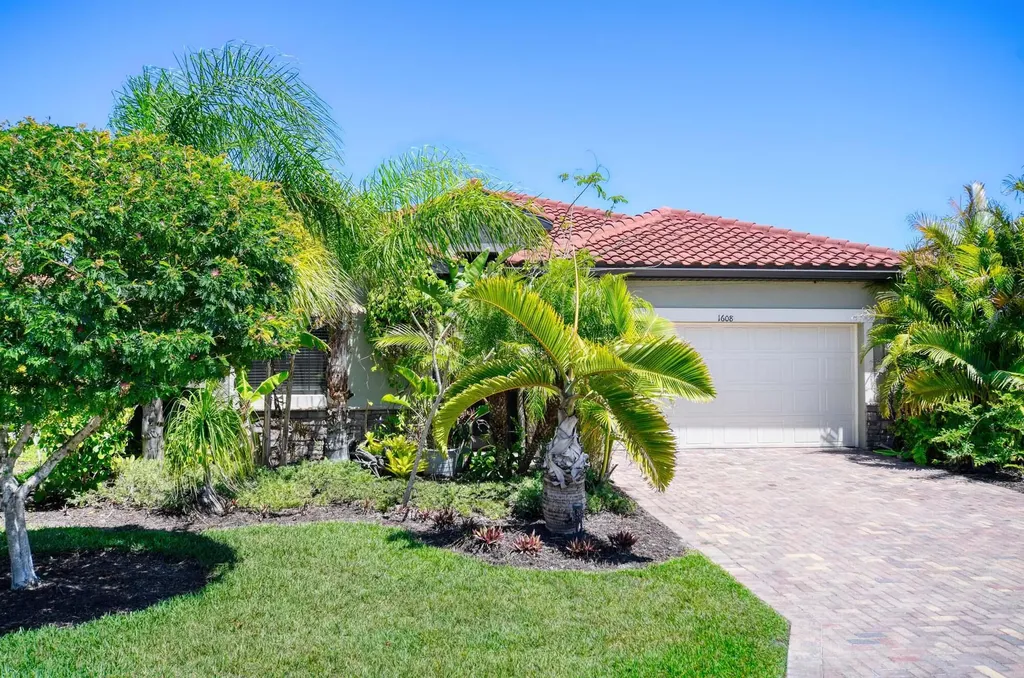 1608 Vizcaya Lane Naples FL 34113