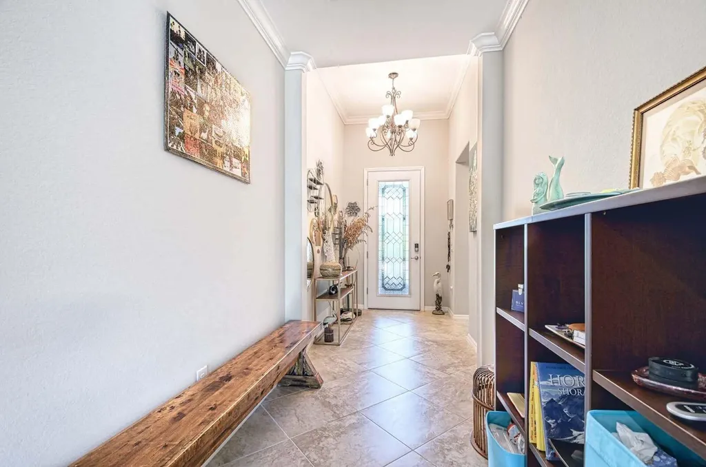 1608 Vizcaya Lane Naples FL 34113