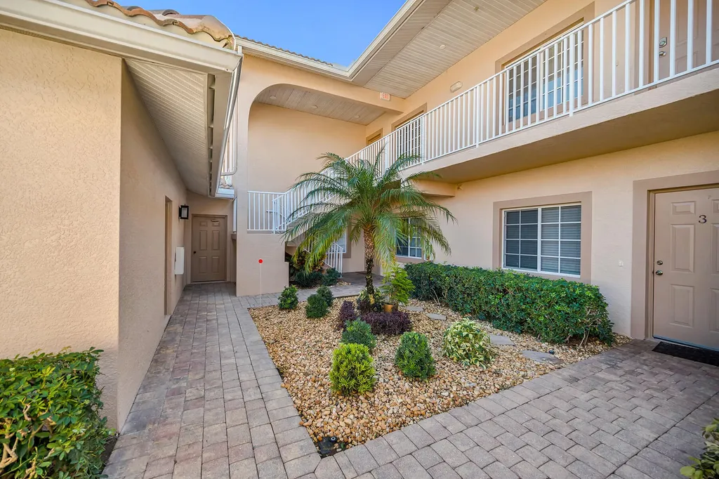 9113 Michael Circle Naples FL 34113