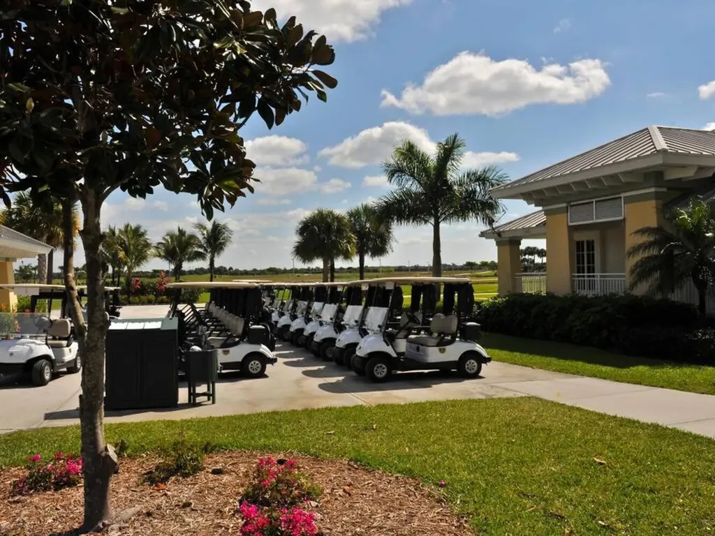 18499 Royal Hammock Naples FL 34114