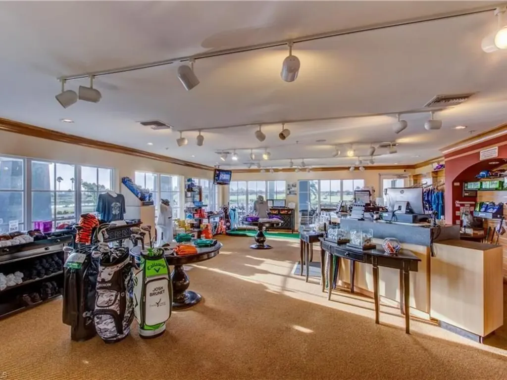 18499 Royal Hammock Naples FL 34114